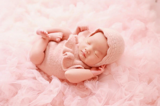 磁县宝宝吃手是饿了吗